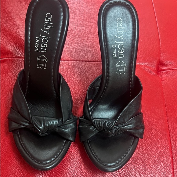 Cathy Jean Black Leather Heels - Picture 1 of 5